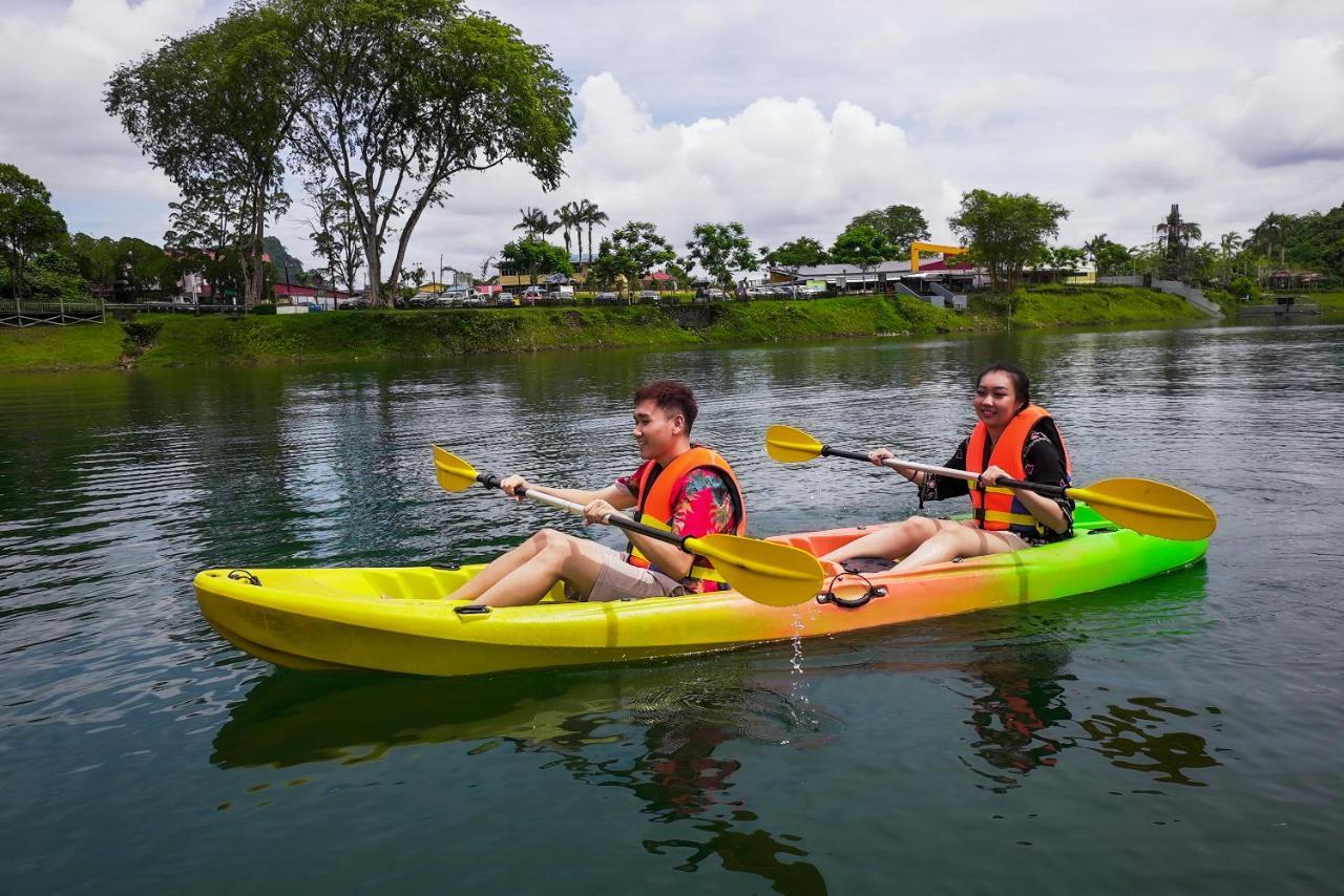 Roxy Tasik Biru Resort City Bau Bagian luar foto
