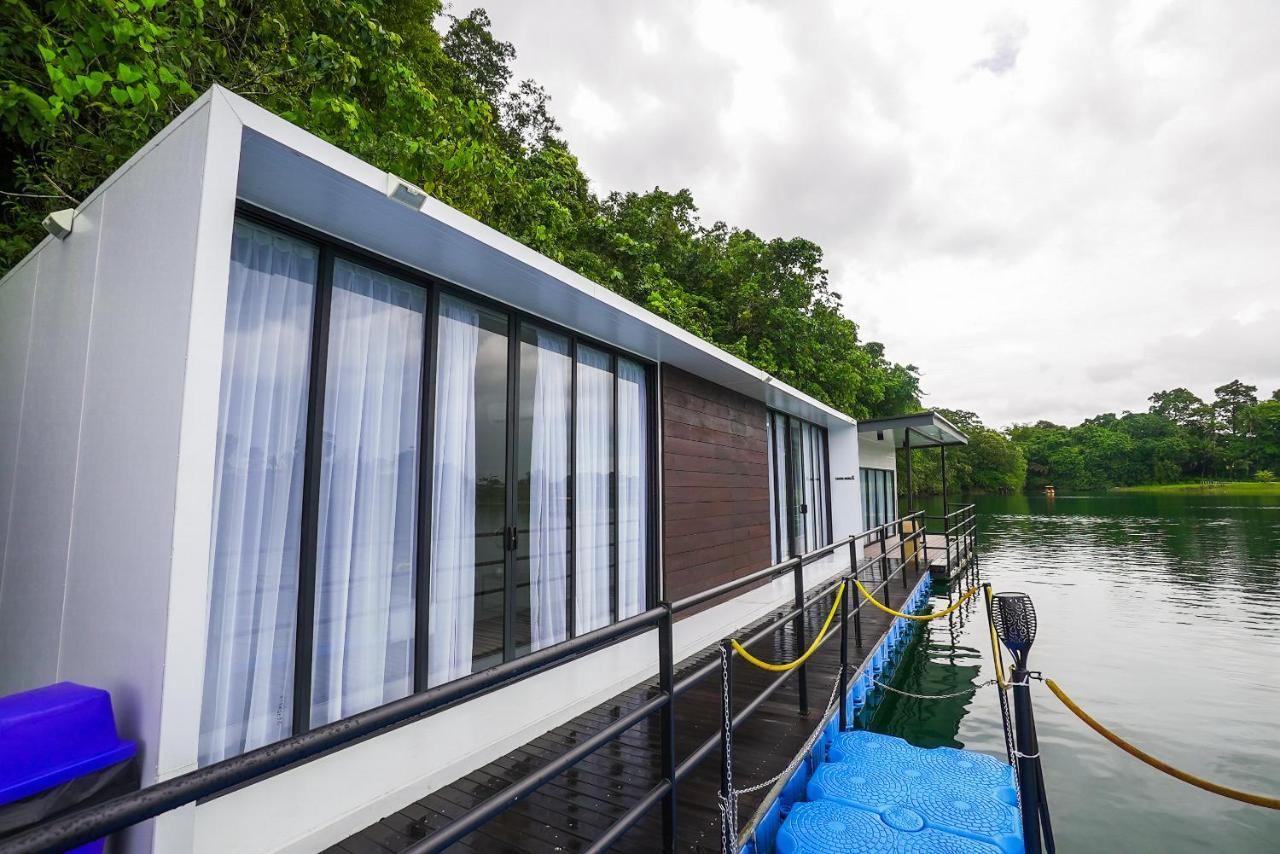Roxy Tasik Biru Resort City Bau Bagian luar foto