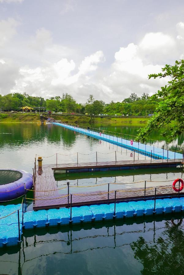 Roxy Tasik Biru Resort City Bau Bagian luar foto