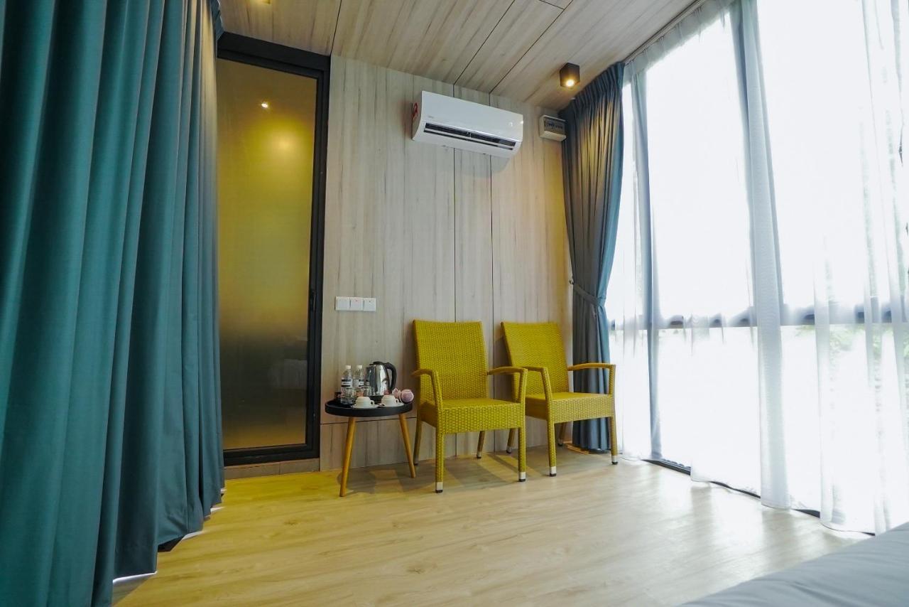 Roxy Tasik Biru Resort City Bau Bagian luar foto