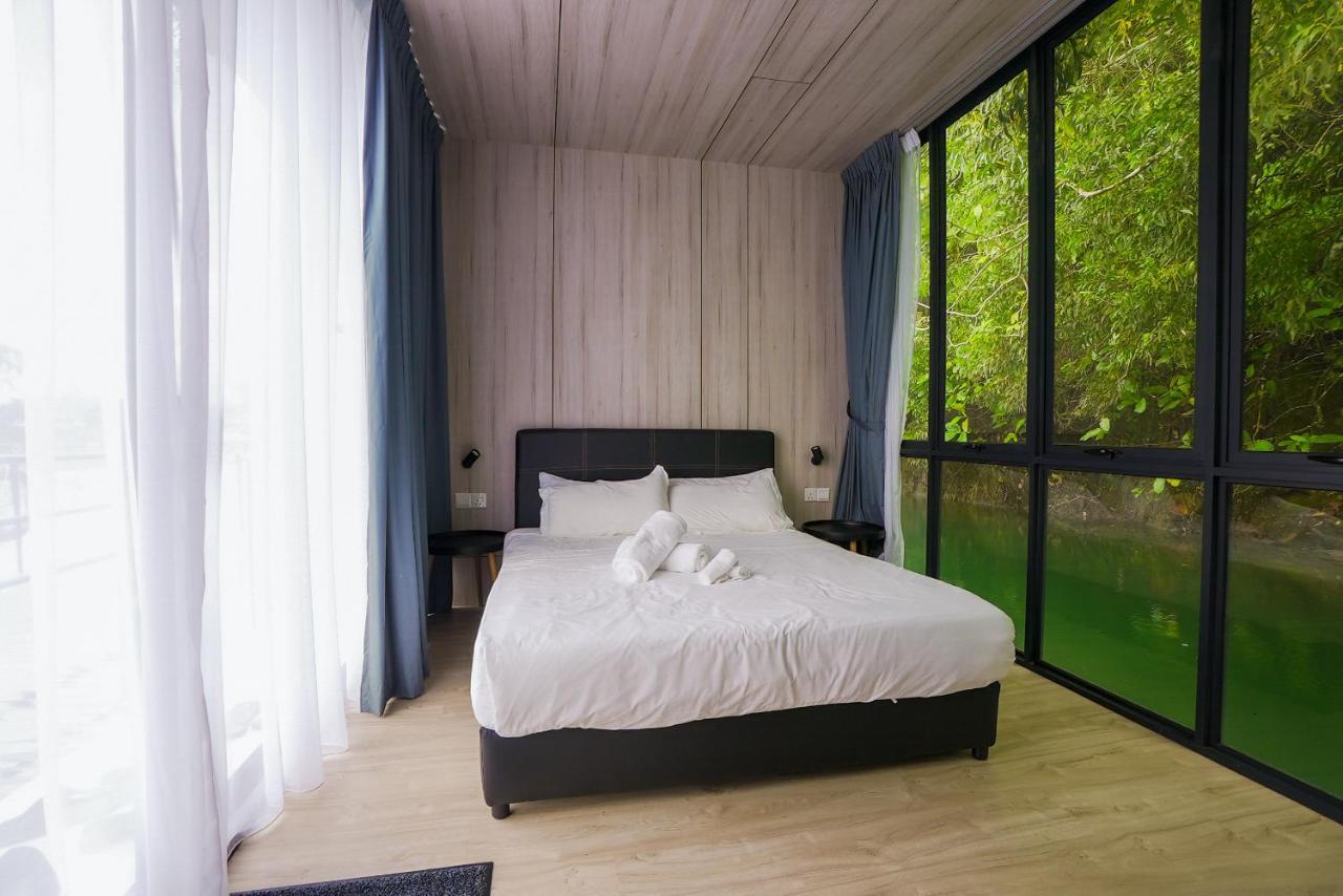 Roxy Tasik Biru Resort City Bau Bagian luar foto