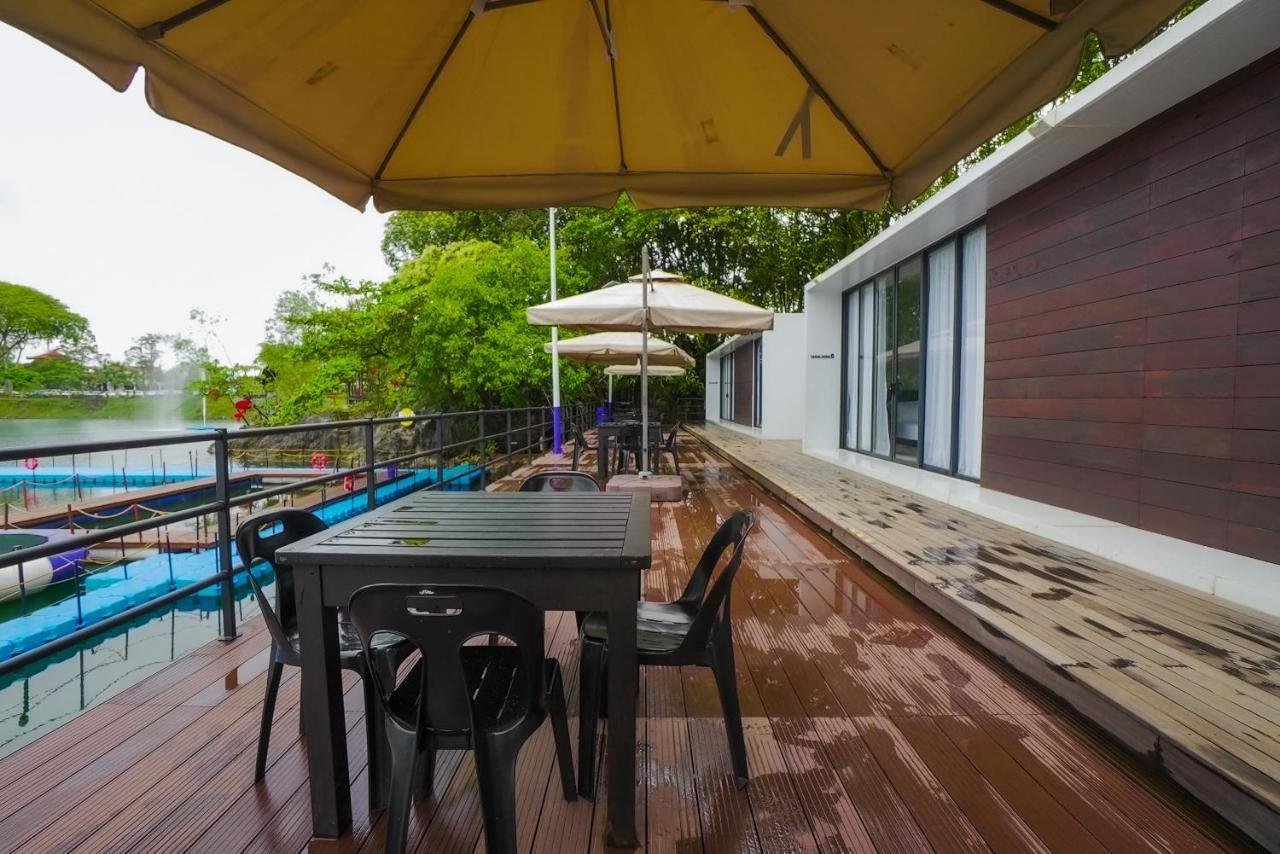 Roxy Tasik Biru Resort City Bau Bagian luar foto