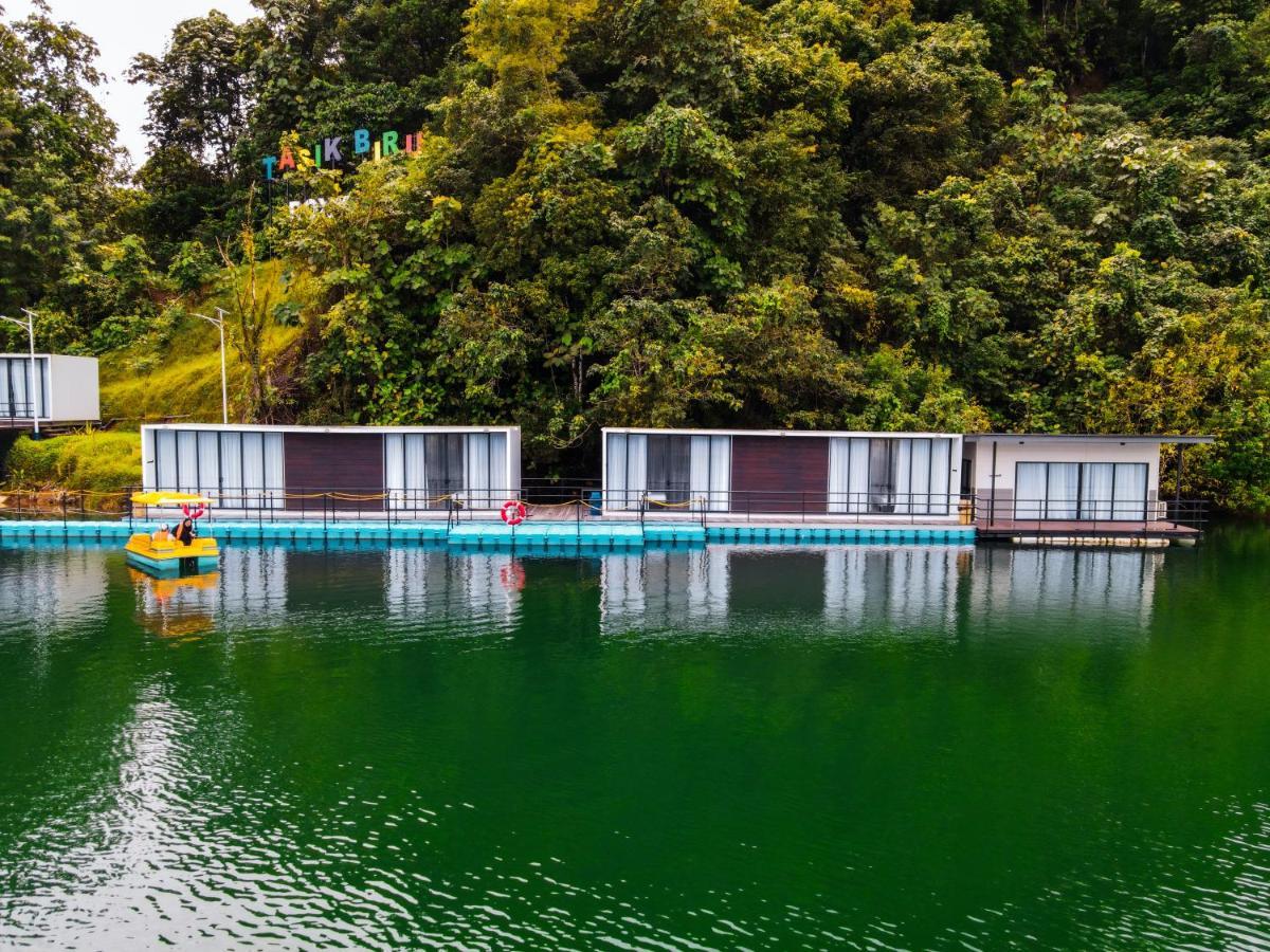 Roxy Tasik Biru Resort City Bau Bagian luar foto