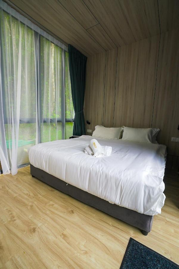 Roxy Tasik Biru Resort City Bau Bagian luar foto