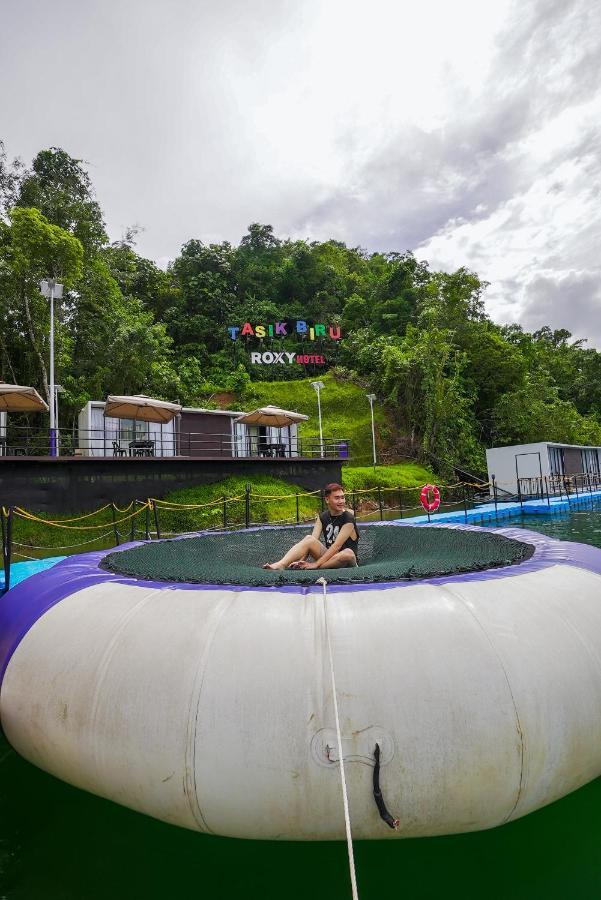 Roxy Tasik Biru Resort City Bau Bagian luar foto