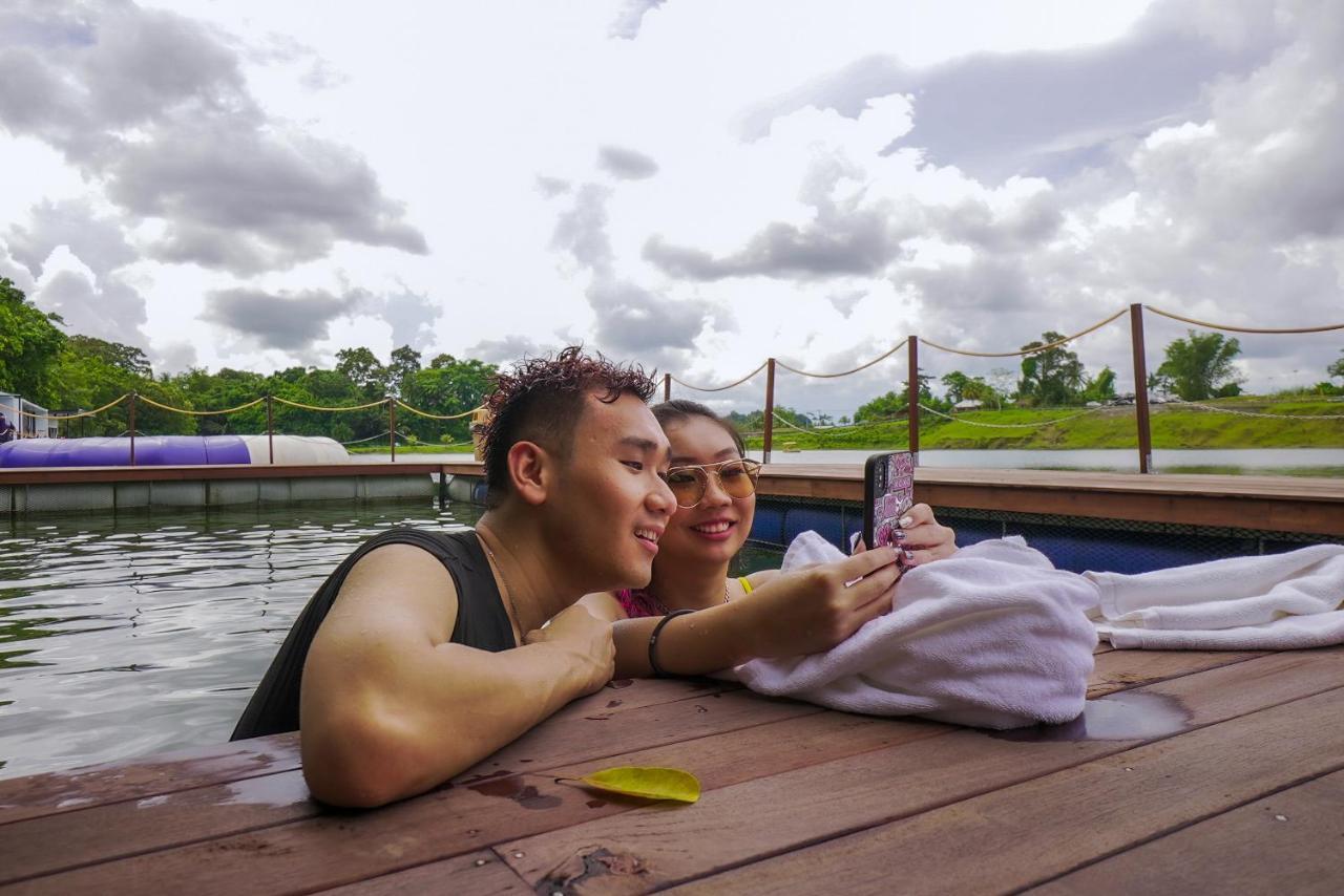 Roxy Tasik Biru Resort City Bau Bagian luar foto
