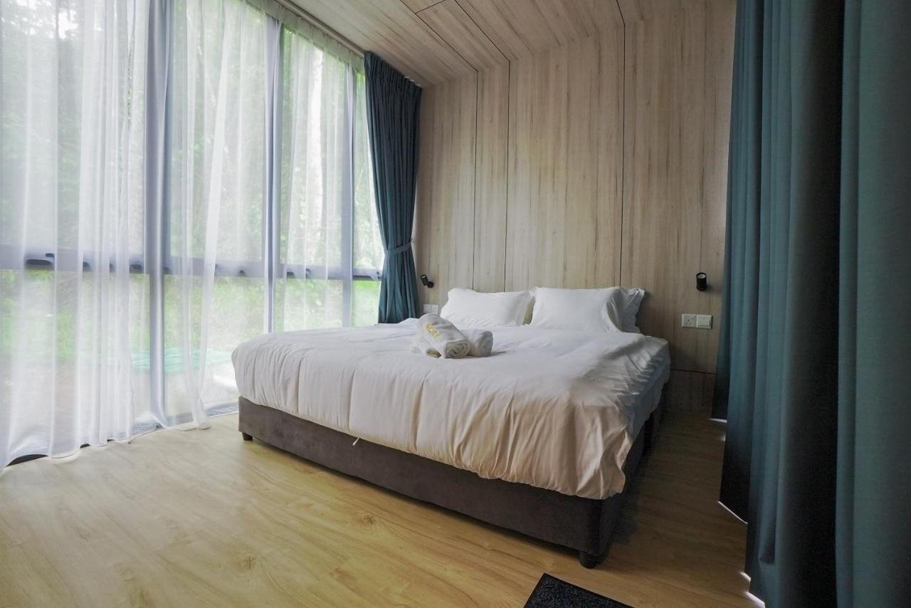 Roxy Tasik Biru Resort City Bau Bagian luar foto