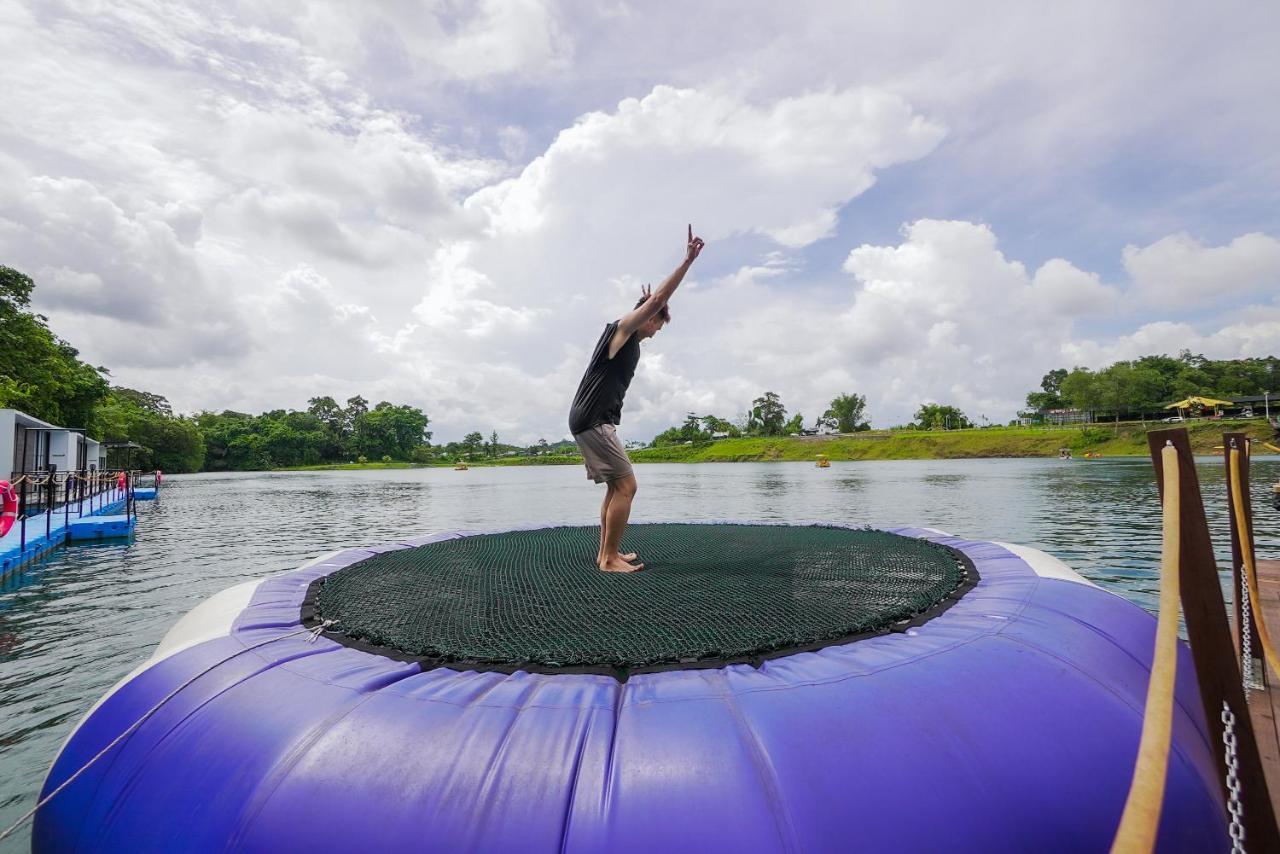 Roxy Tasik Biru Resort City Bau Bagian luar foto