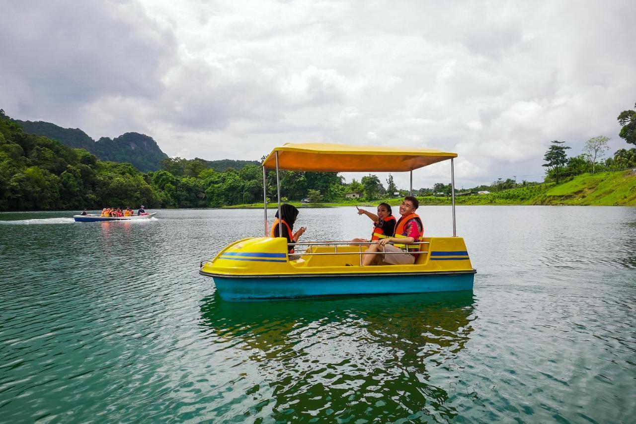 Roxy Tasik Biru Resort City Bau Bagian luar foto
