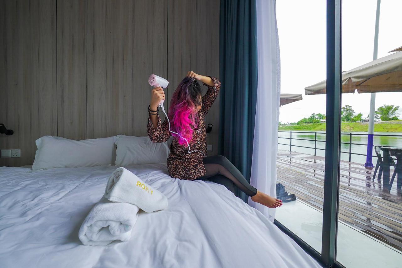 Roxy Tasik Biru Resort City Bau Bagian luar foto